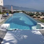 Transparant plastic dak voor zwembad